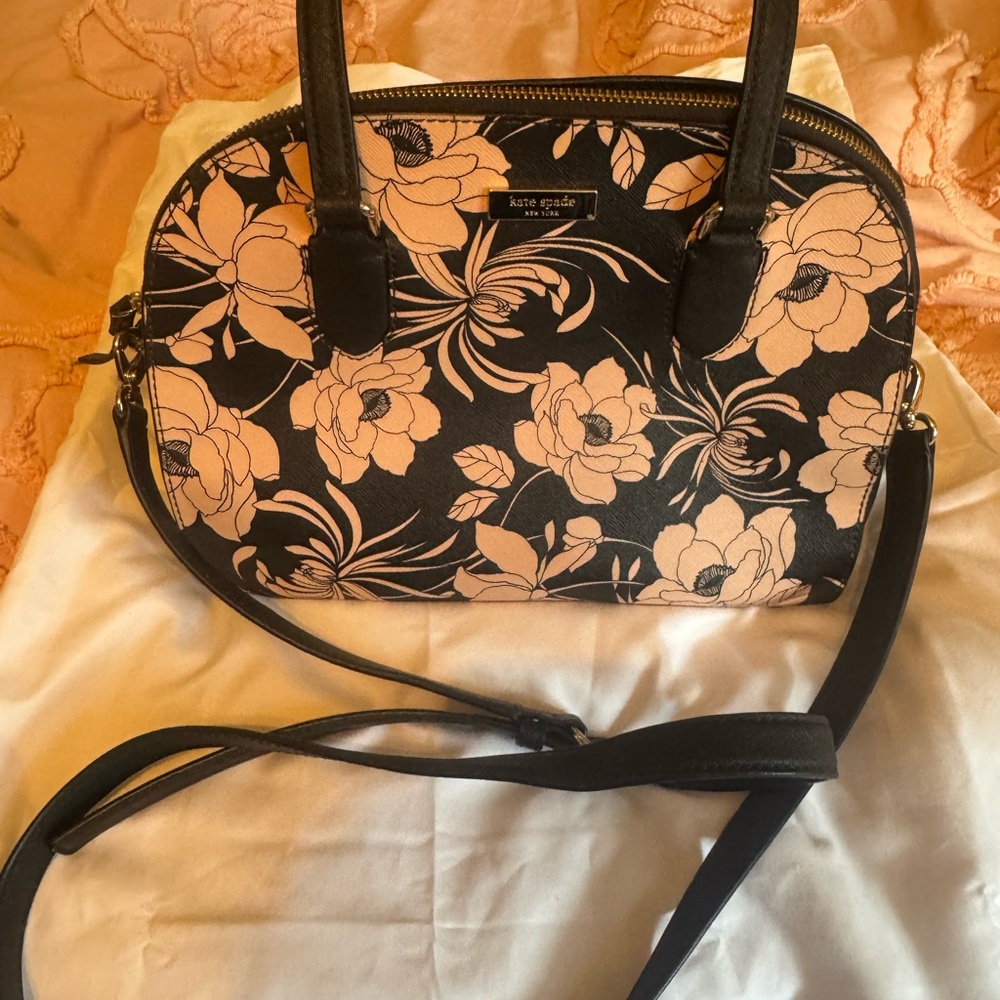 NWT kate spade Black & Blush Floral Dome Satchel - Picture 5 of 10